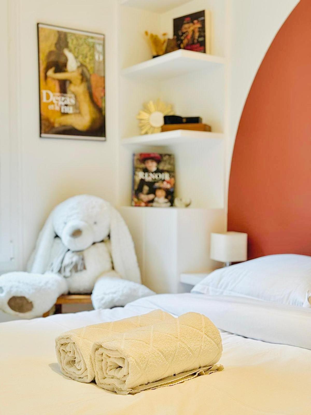 Charmant Appartement Au Coeur De Montmartre! París Exterior foto
